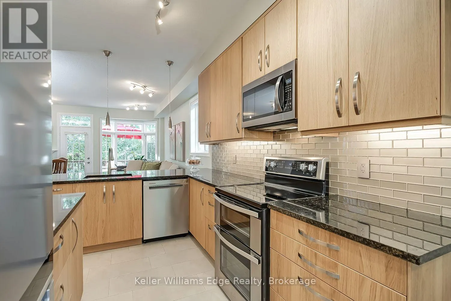46 SUNNYCROFT COURT W