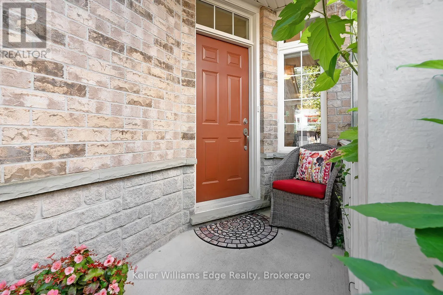 46 SUNNYCROFT COURT W