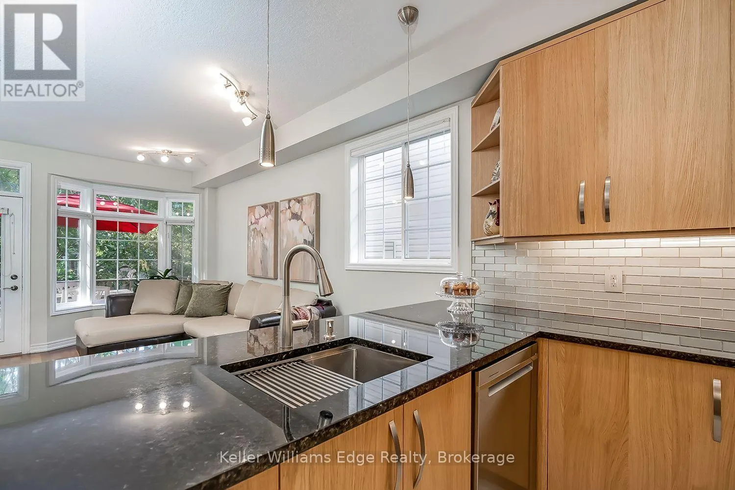46 SUNNYCROFT COURT W