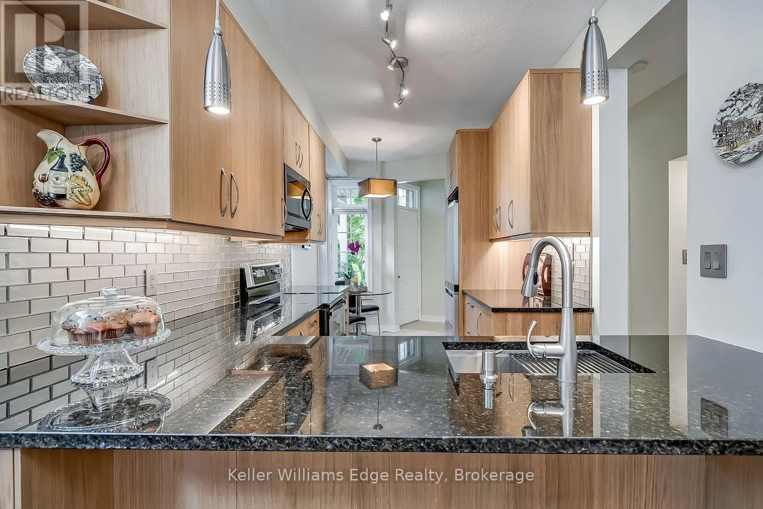 46 SUNNYCROFT COURT W