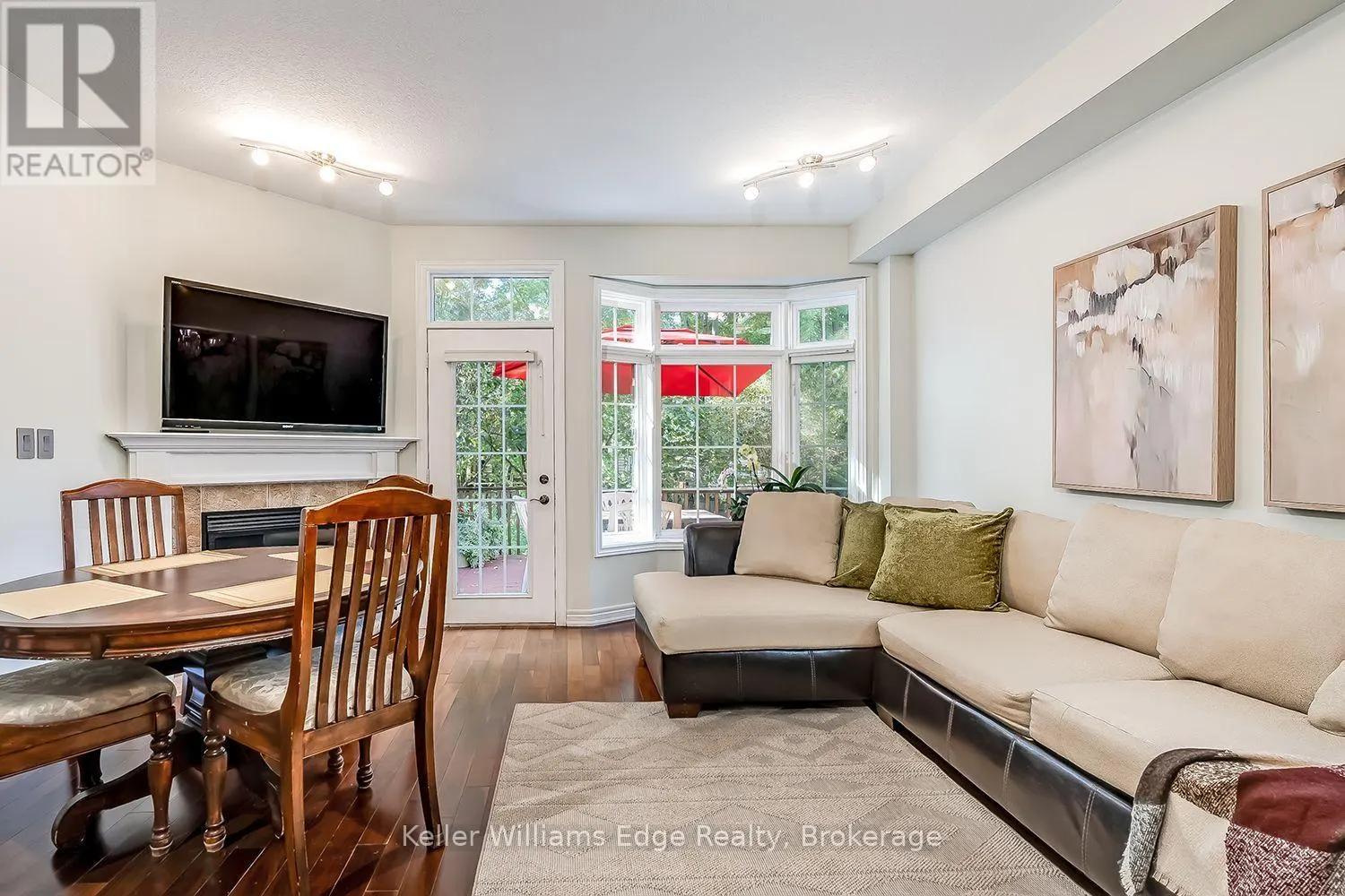 46 SUNNYCROFT COURT W