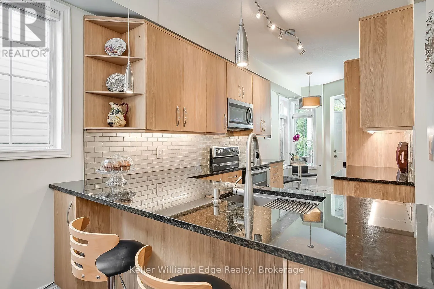 46 SUNNYCROFT COURT W