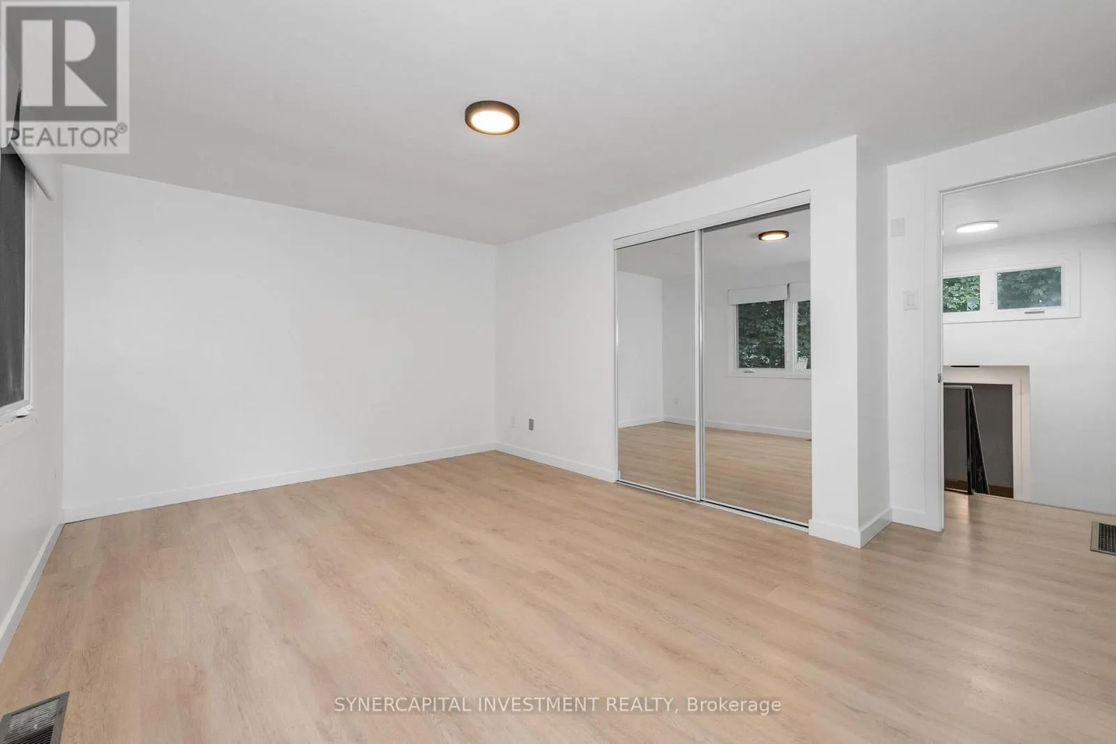 50 TYBALT CRESCENT