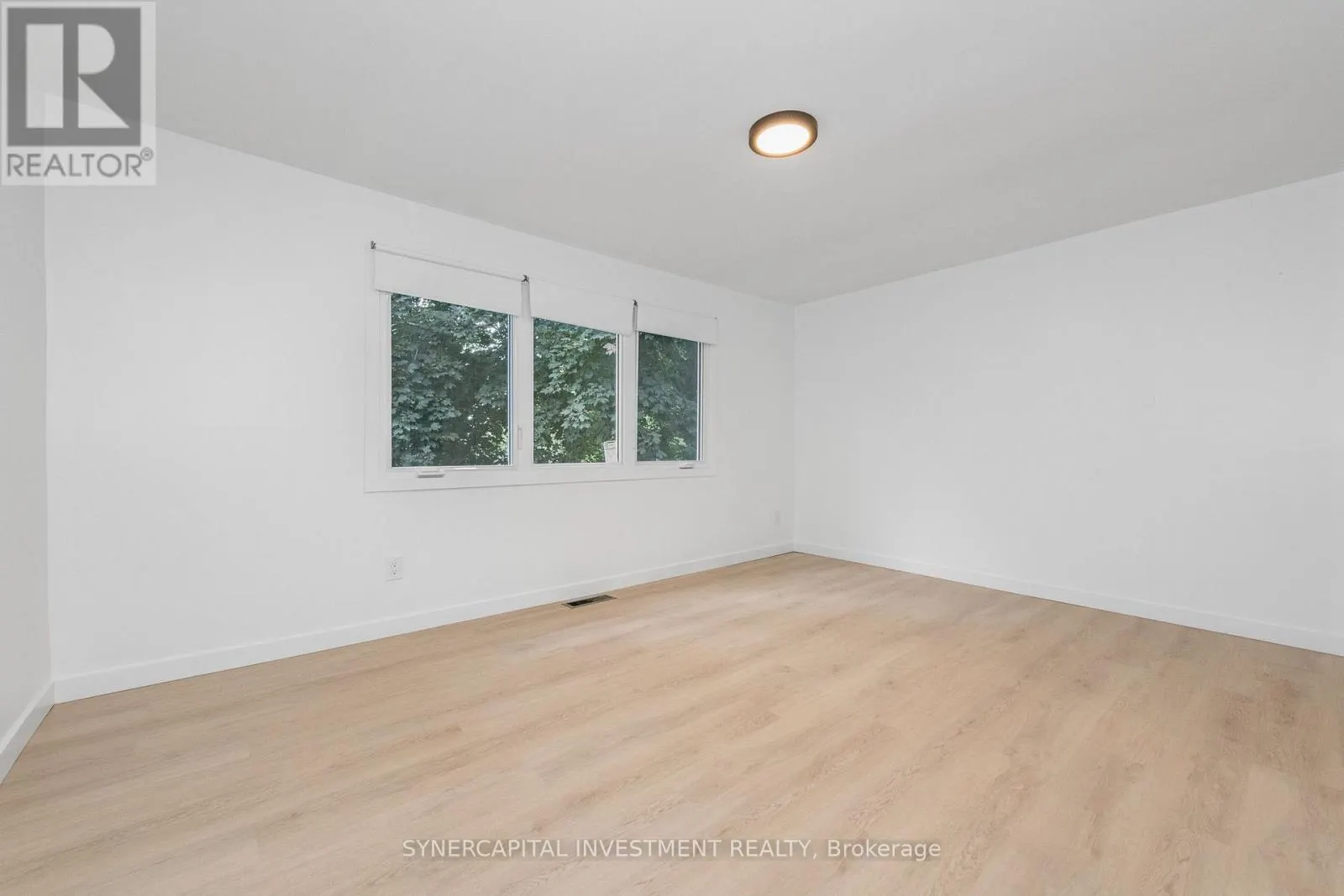 50 TYBALT CRESCENT