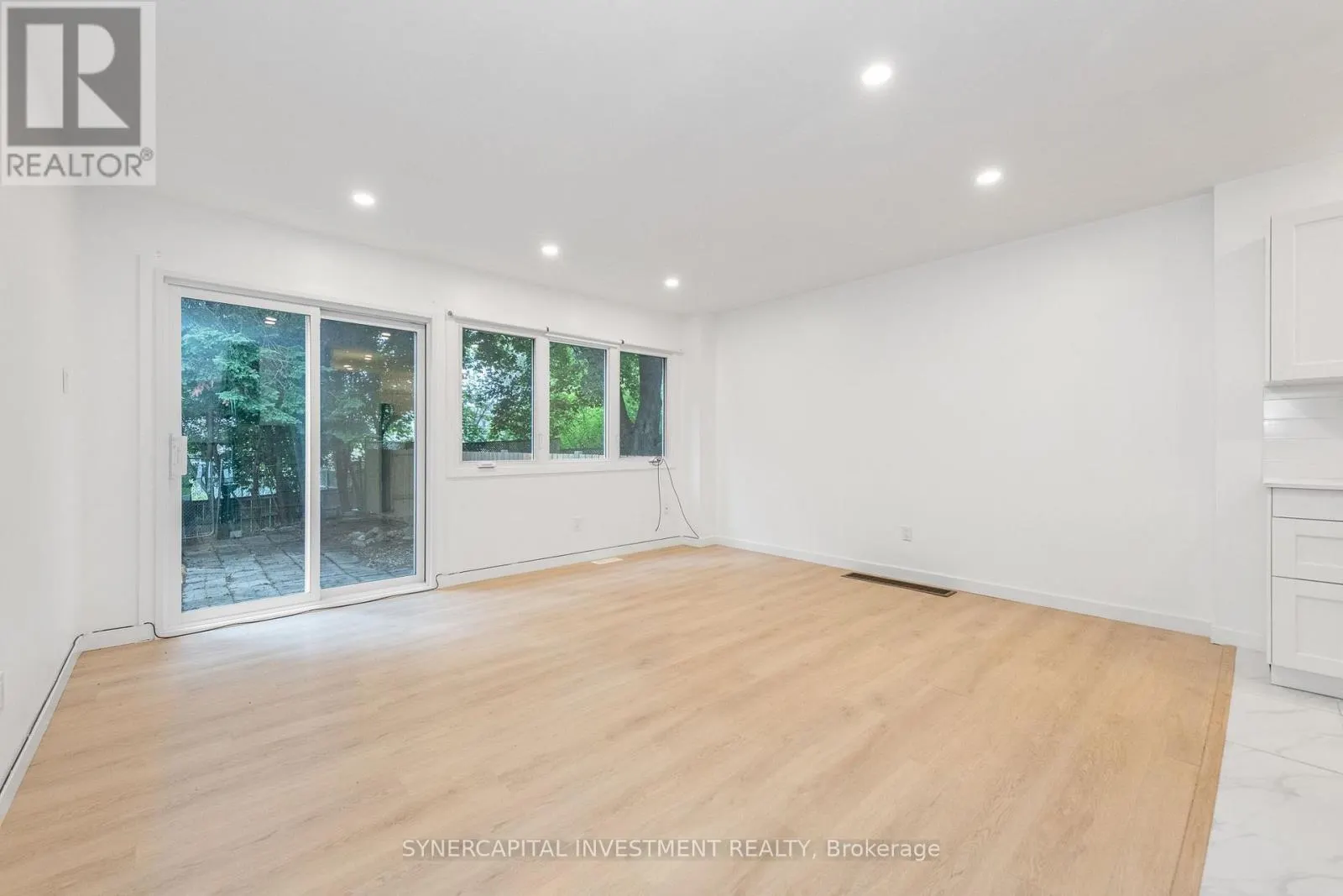 50 TYBALT CRESCENT