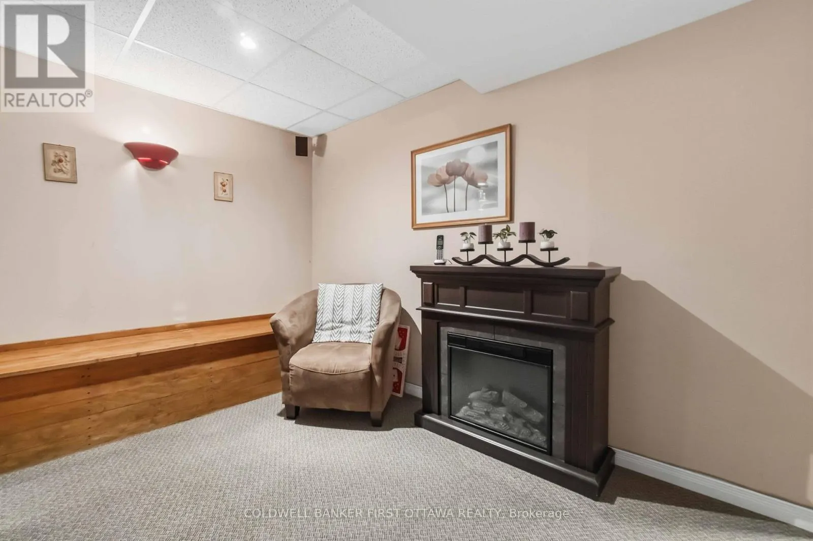 593 CANOTIA PLACE