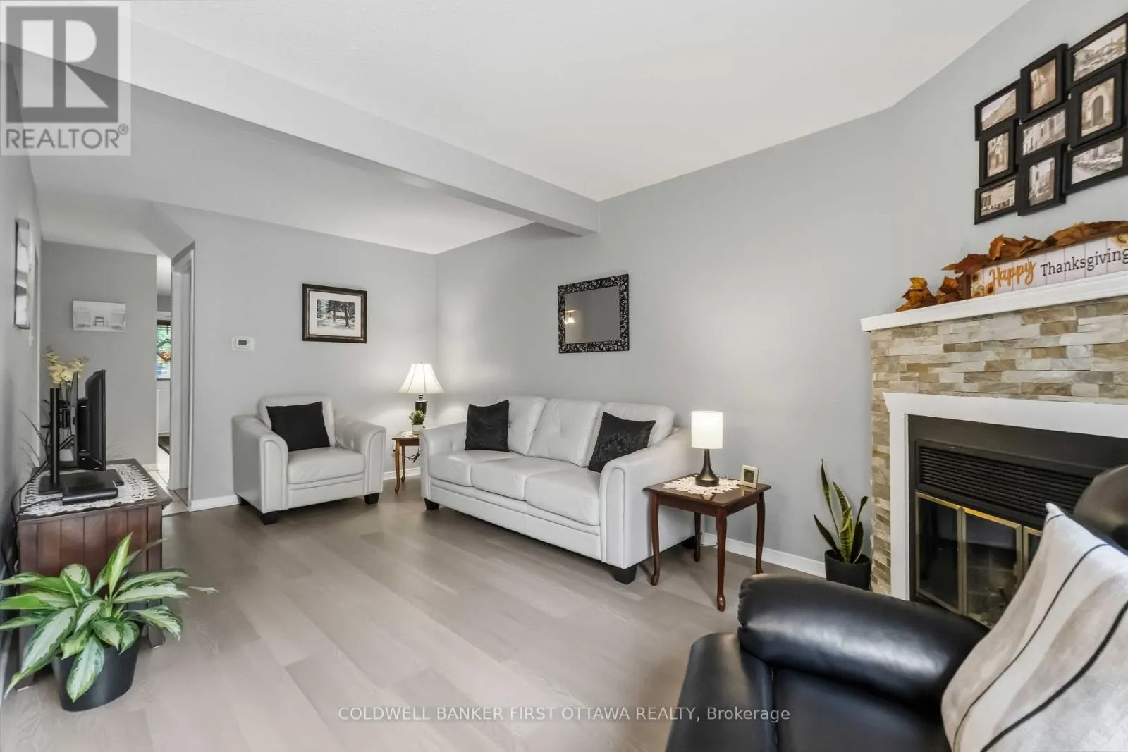 593 CANOTIA PLACE