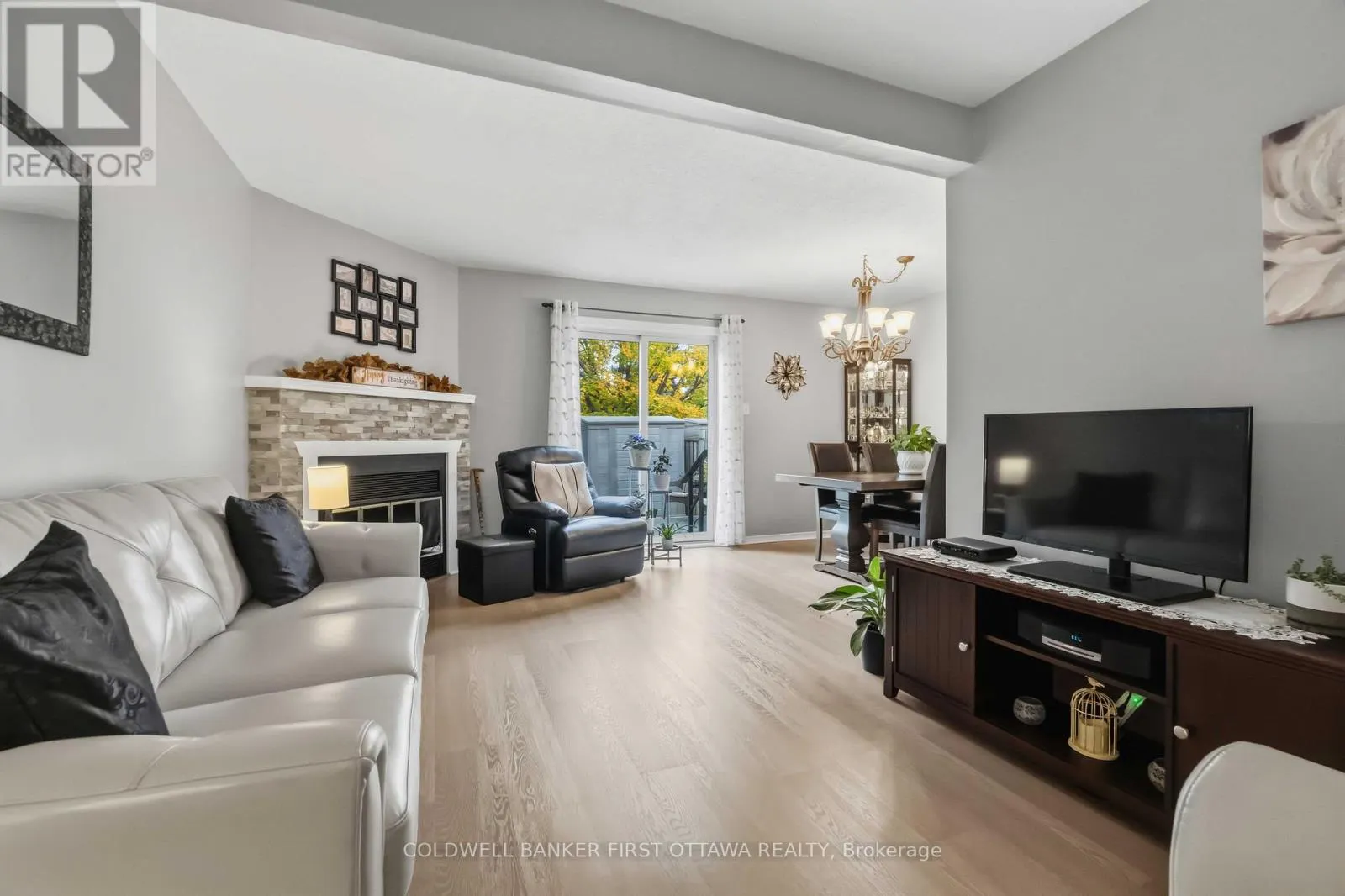 593 CANOTIA PLACE