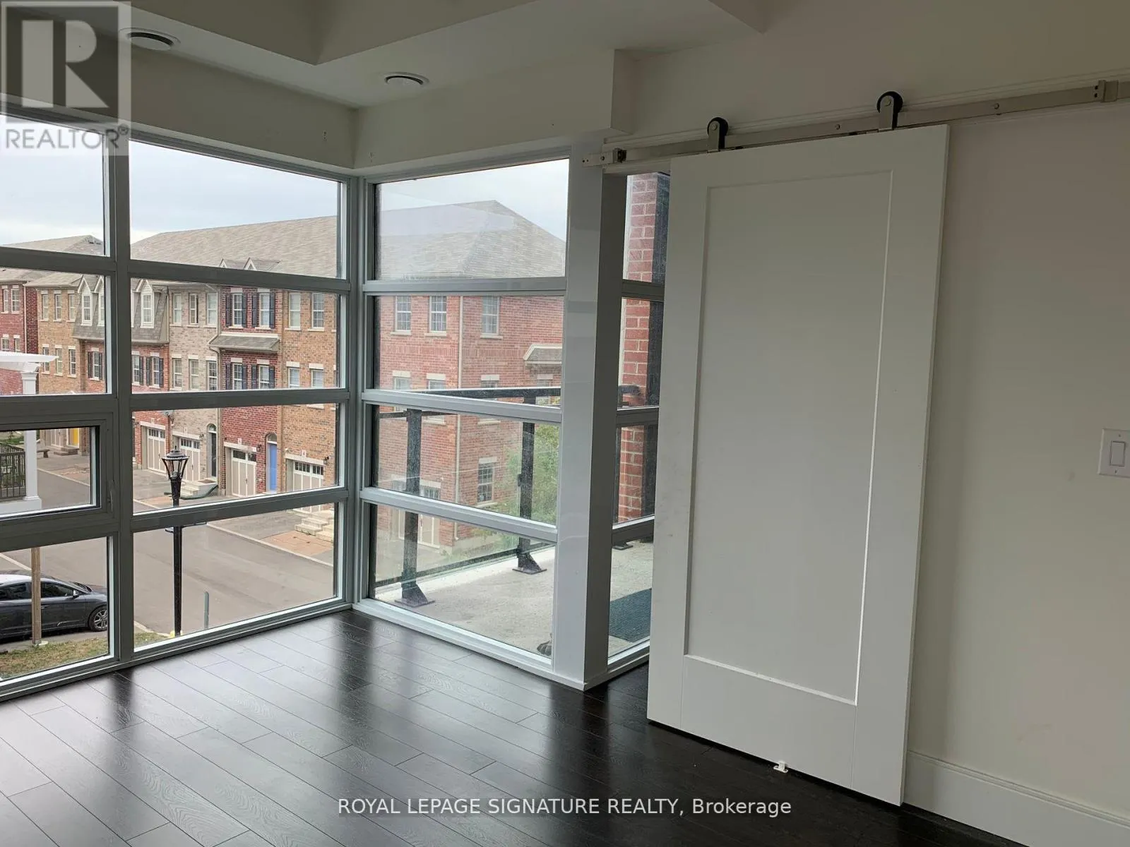 307 - 15 PRINCE ALBERT BOULEVARD