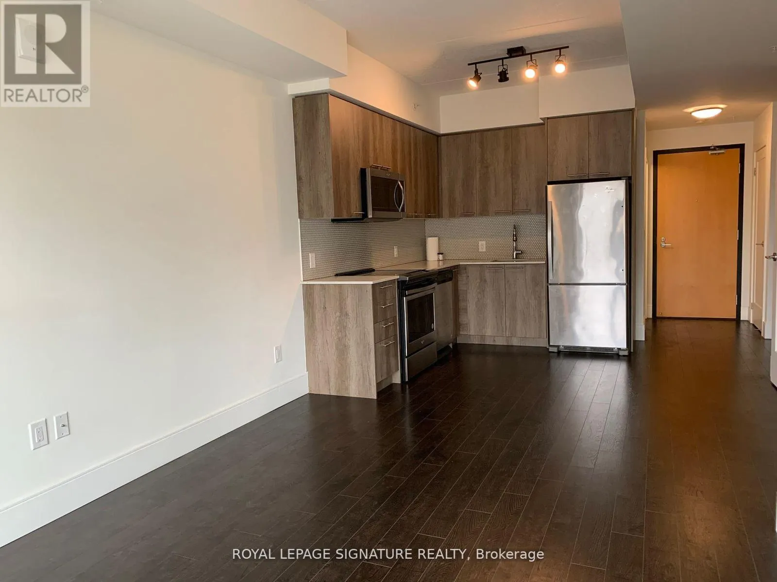 307 - 15 PRINCE ALBERT BOULEVARD