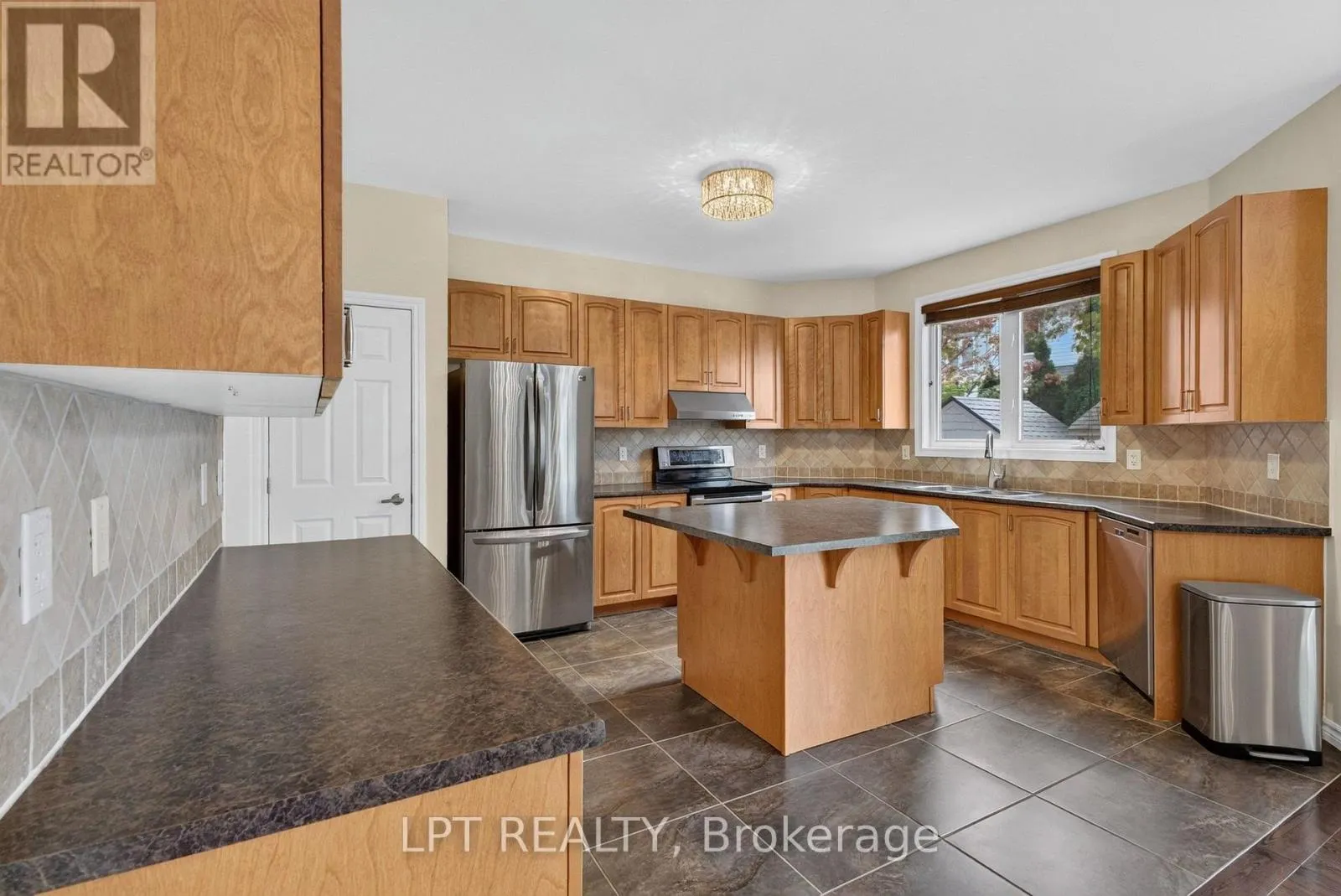 2632 WATERMUSIC BAY CRESCENT