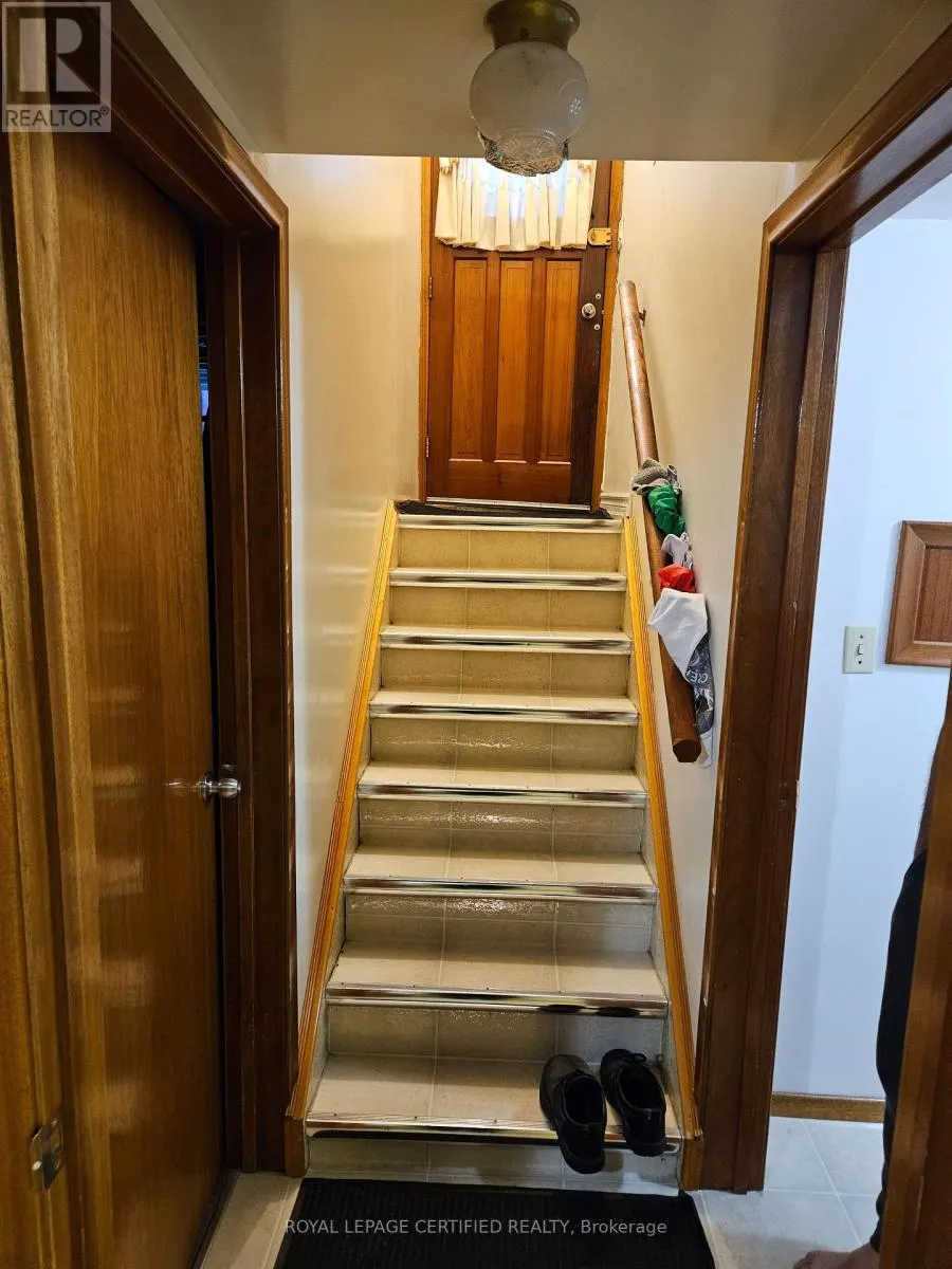 197 CRAIGROYSTON ROAD