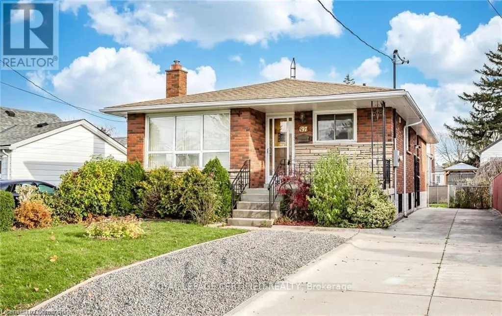 197 CRAIGROYSTON ROAD