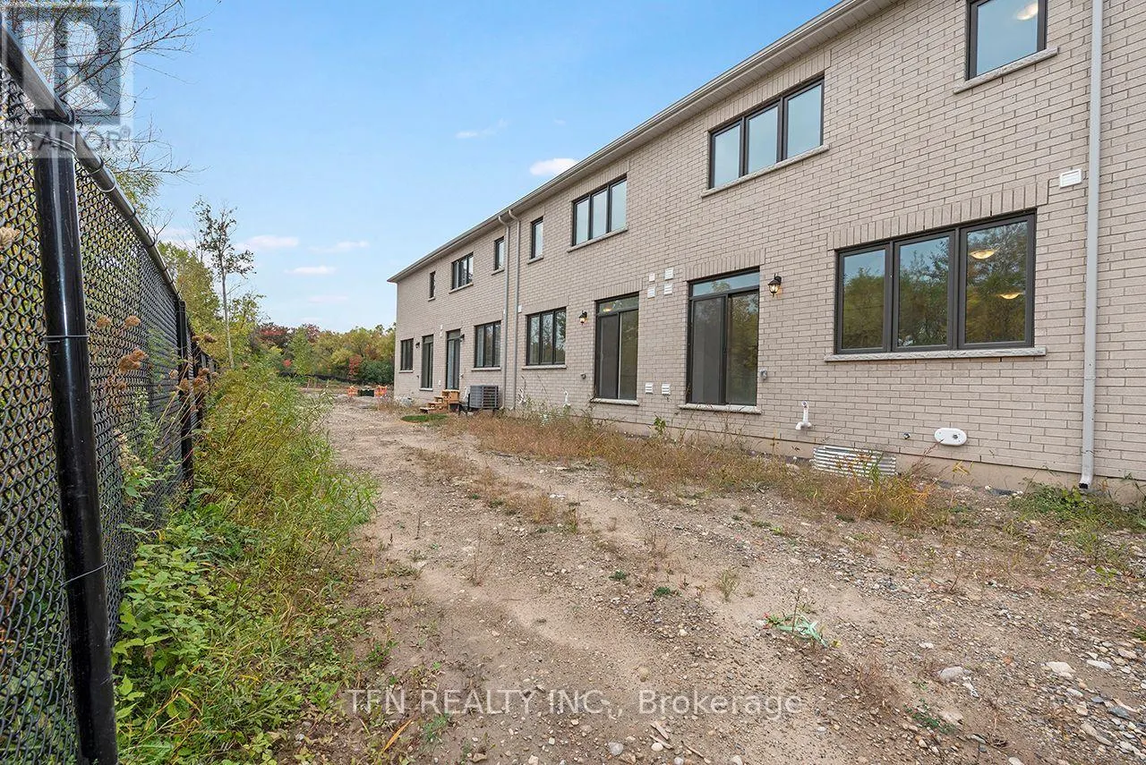 389 STARLIGHT AVENUE