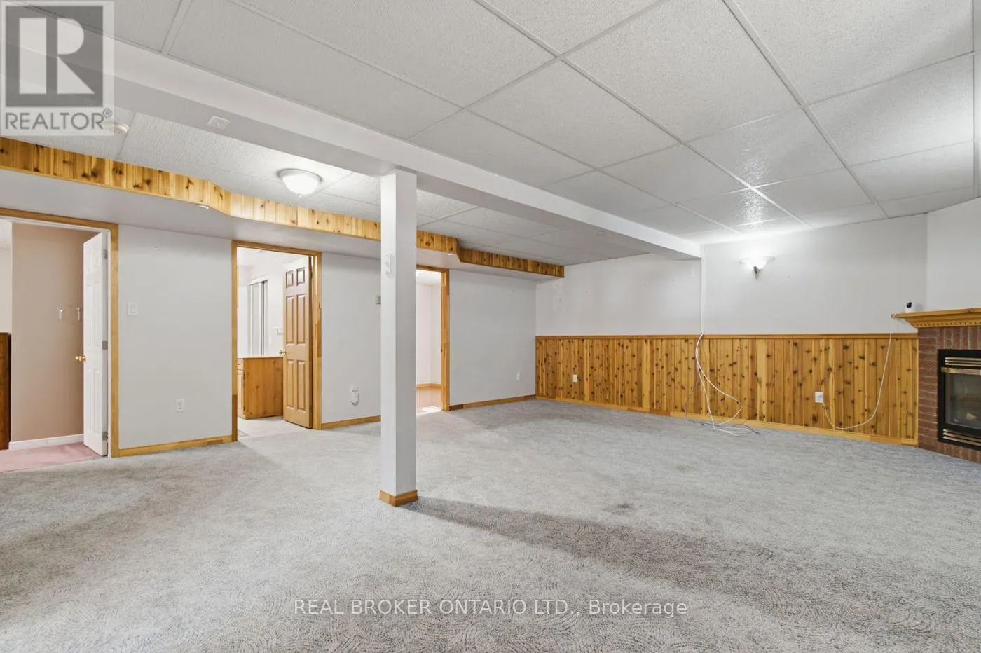 23 MADISON COURT W