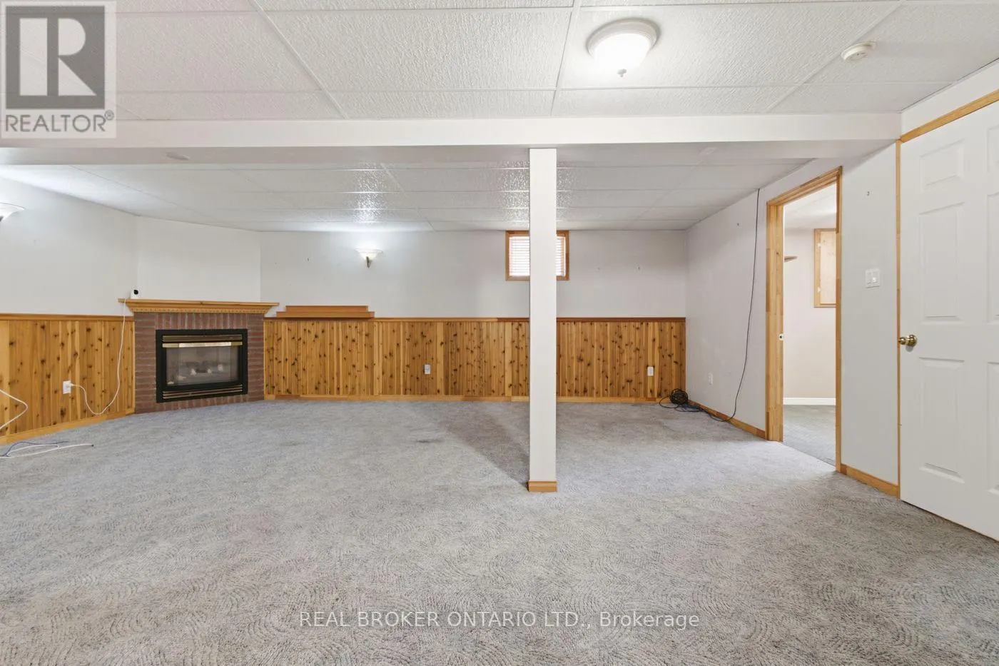 23 MADISON COURT W