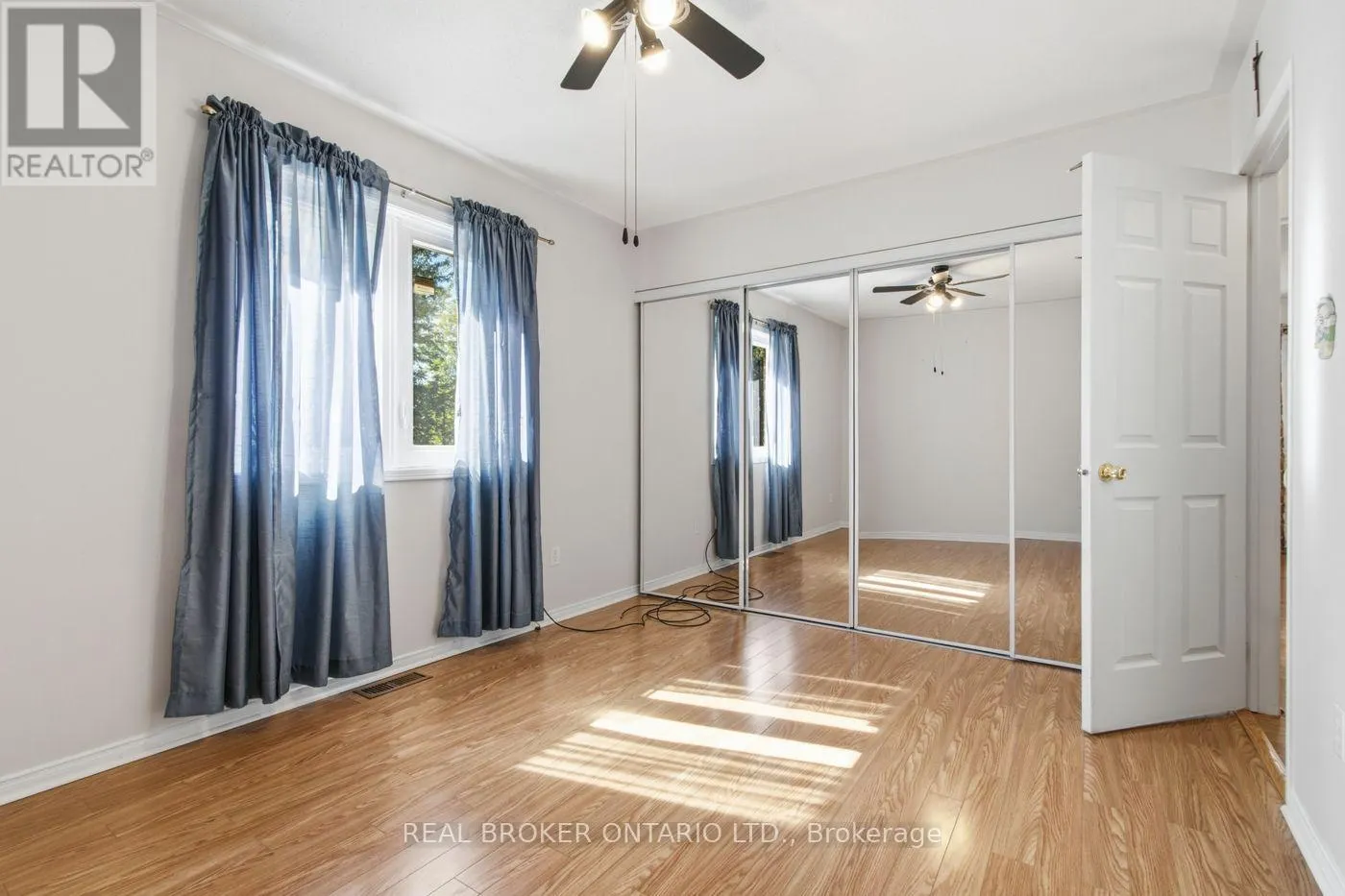 23 MADISON COURT W