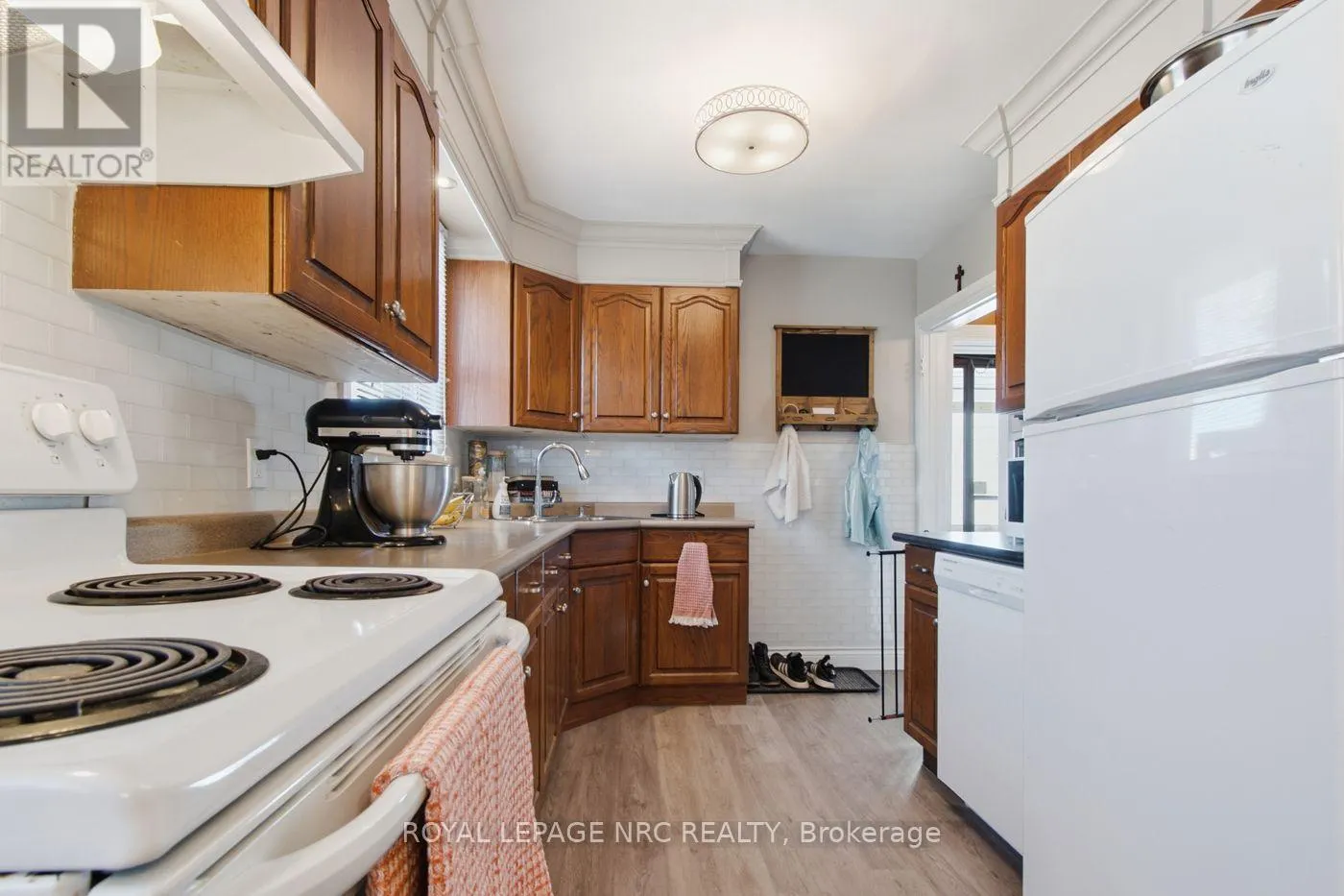 113 LYONS AVENUE