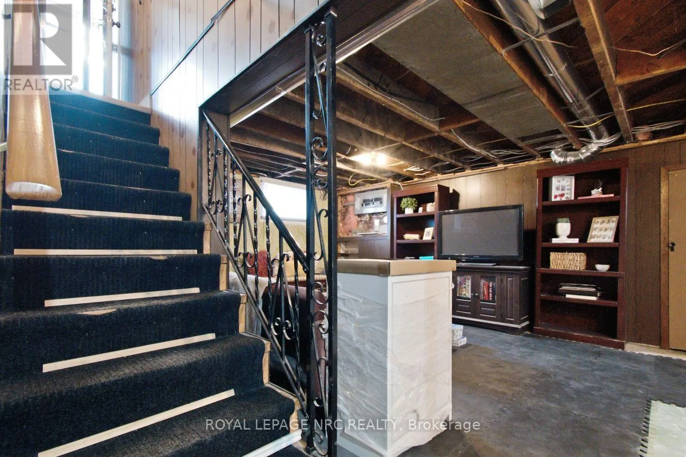 113 LYONS AVENUE