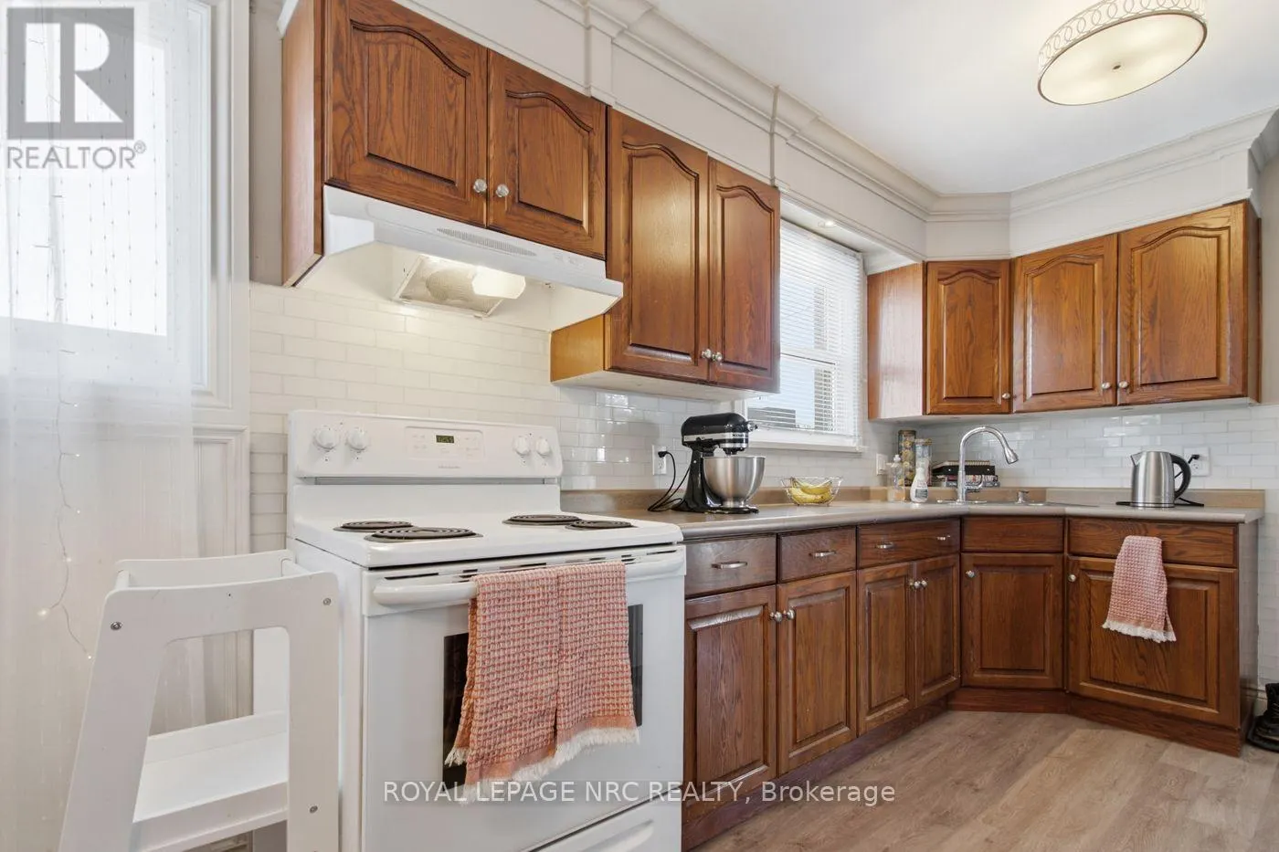 113 LYONS AVENUE