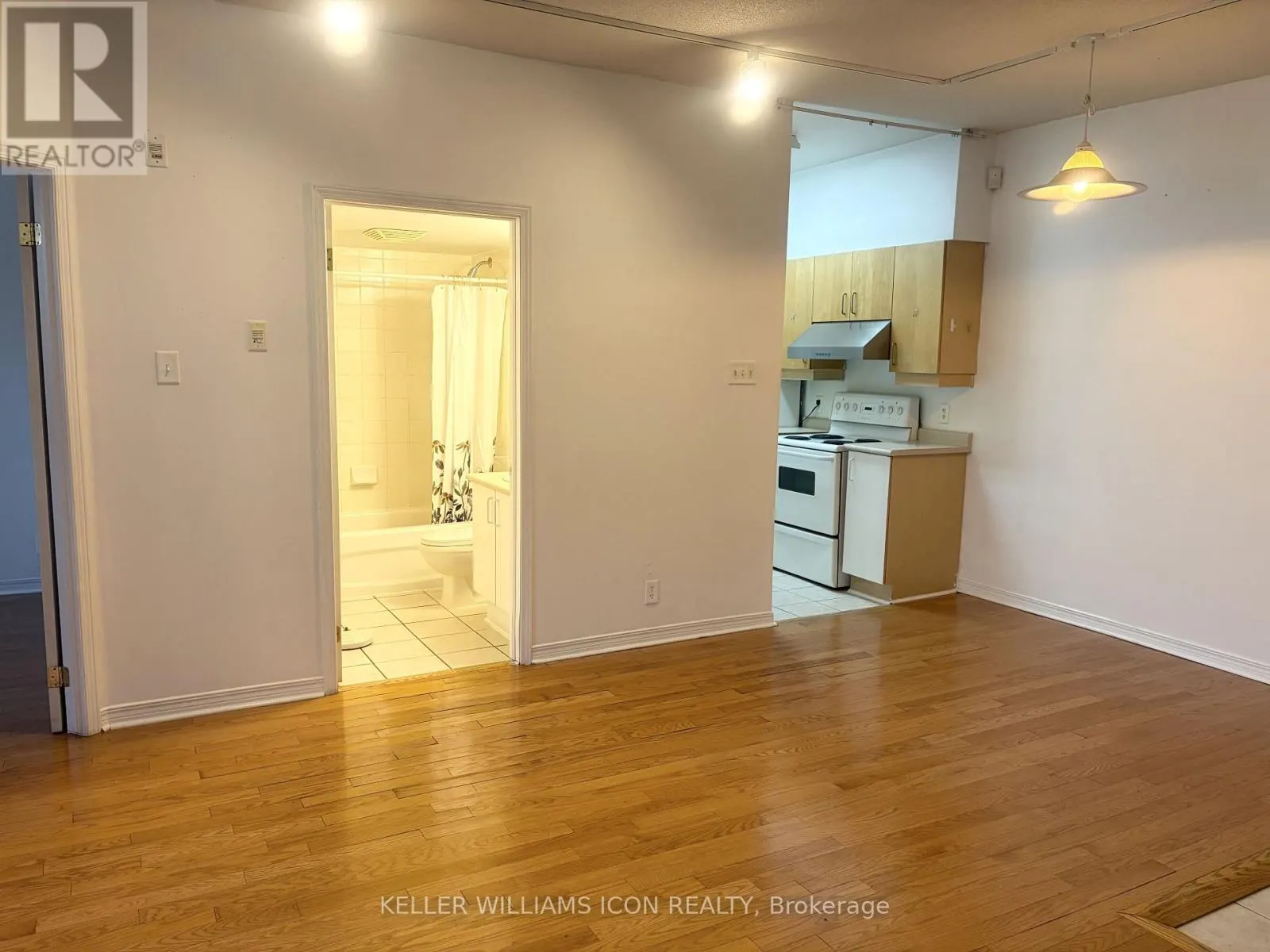 105 - 429 SOMERSET STREET W