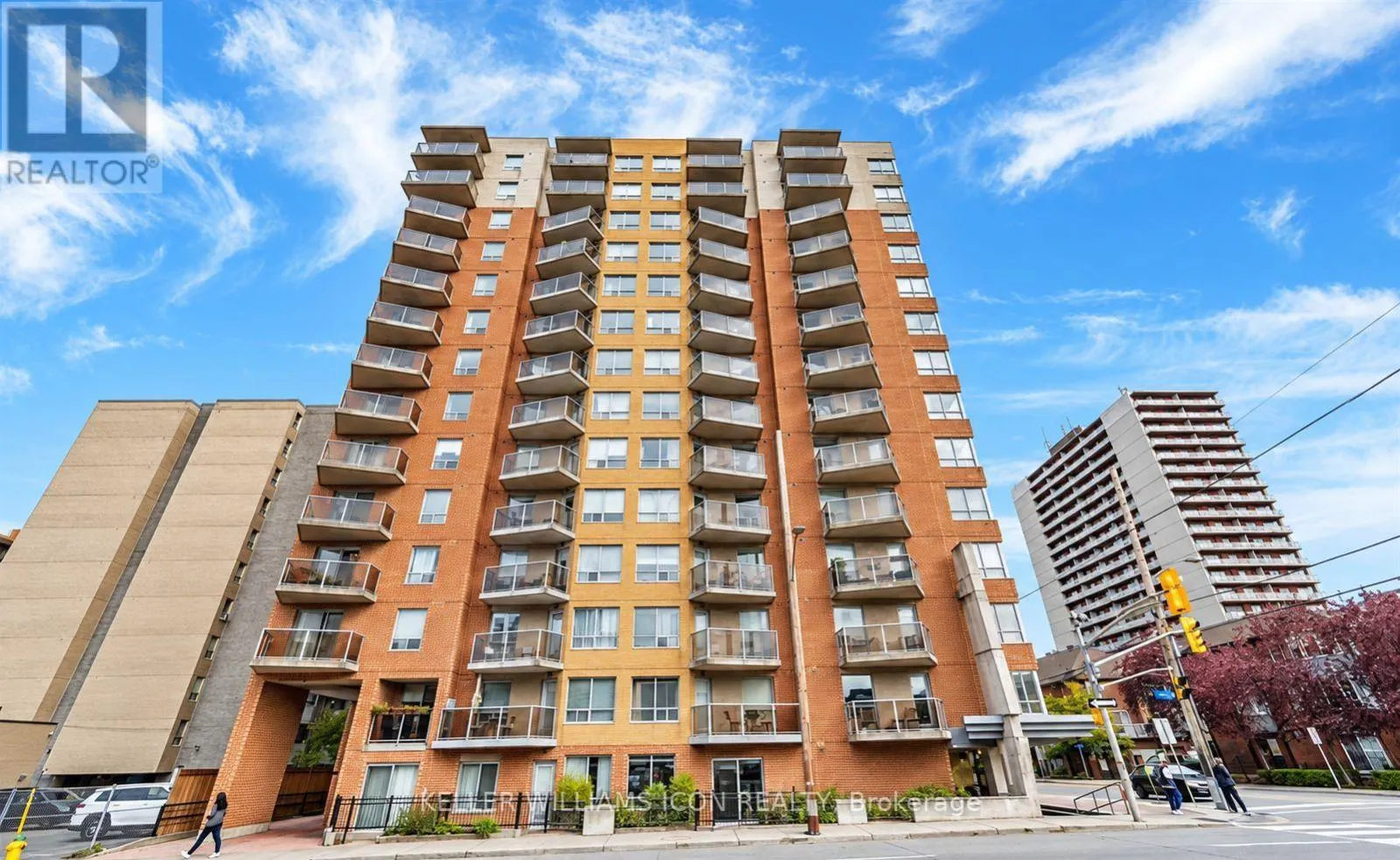 105 - 429 SOMERSET STREET W