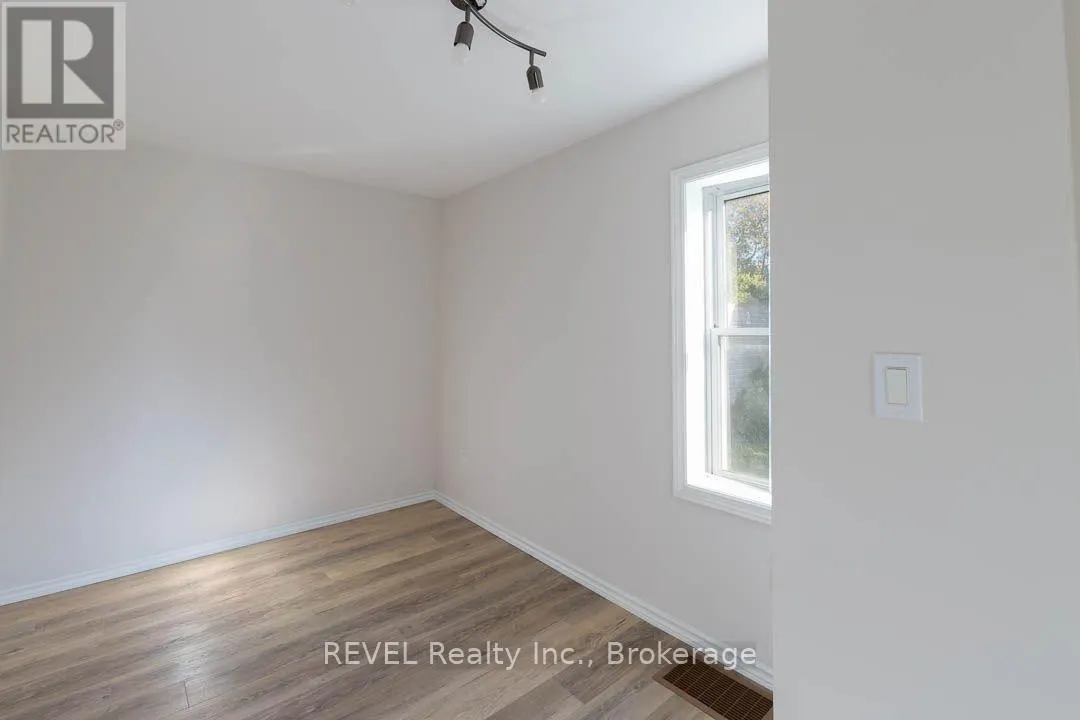 389 GLENDALE AVENUE