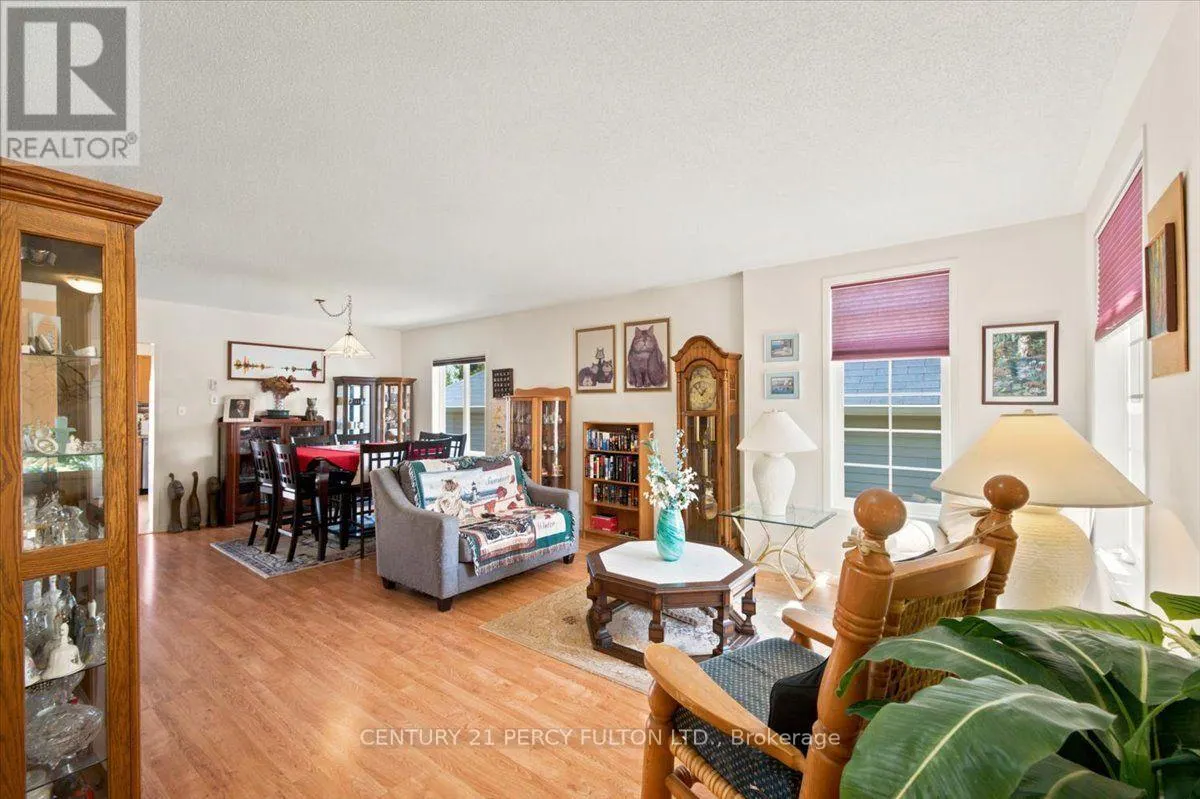 111 WHITE DRIVE