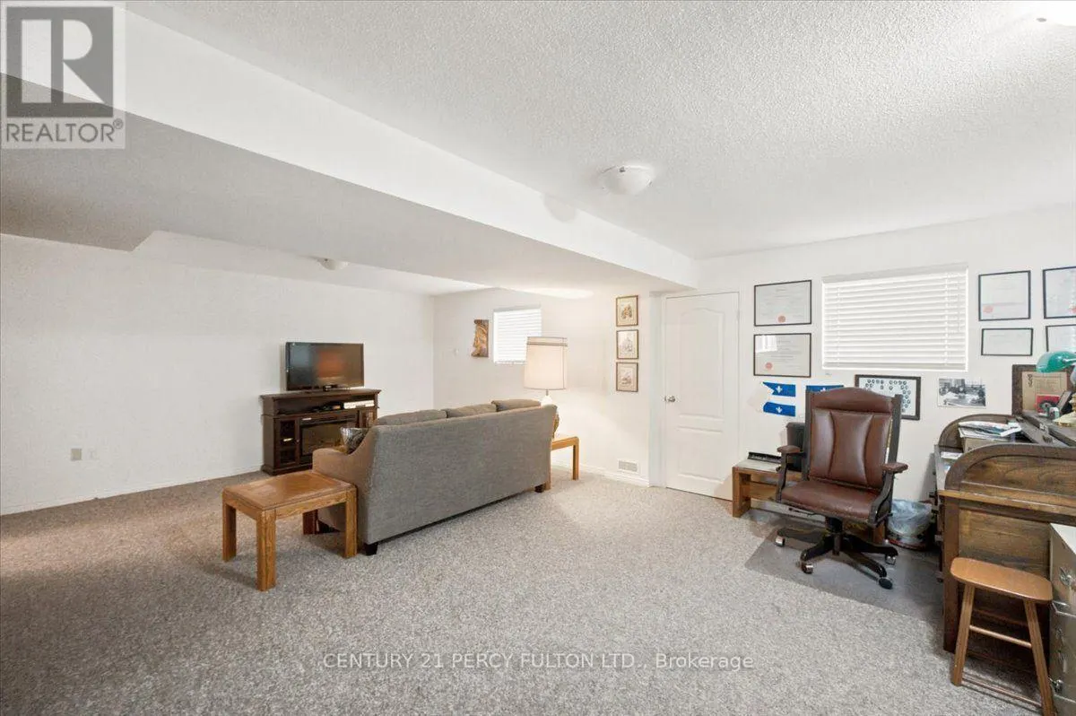 111 WHITE DRIVE