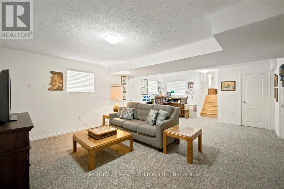 111 WHITE DRIVE