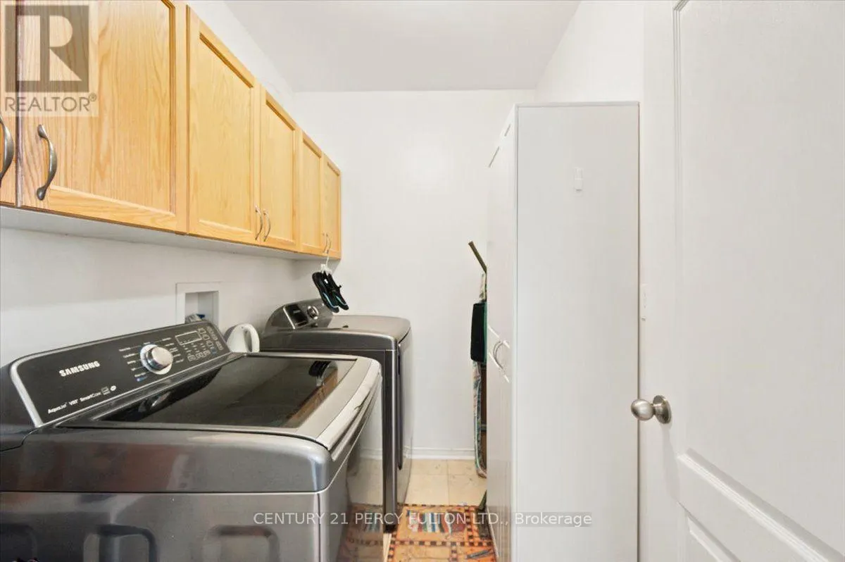 111 WHITE DRIVE