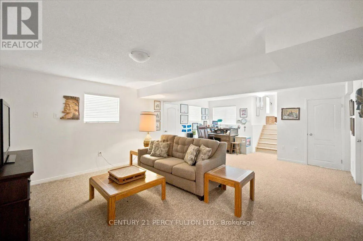 111 WHITE DRIVE