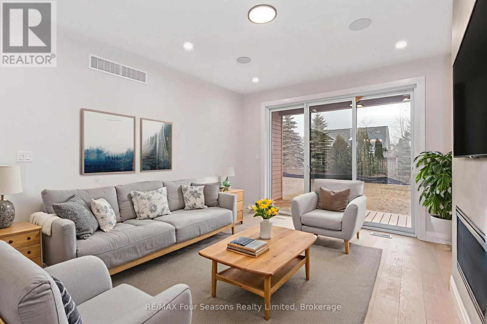 6 BOYNTON COURT