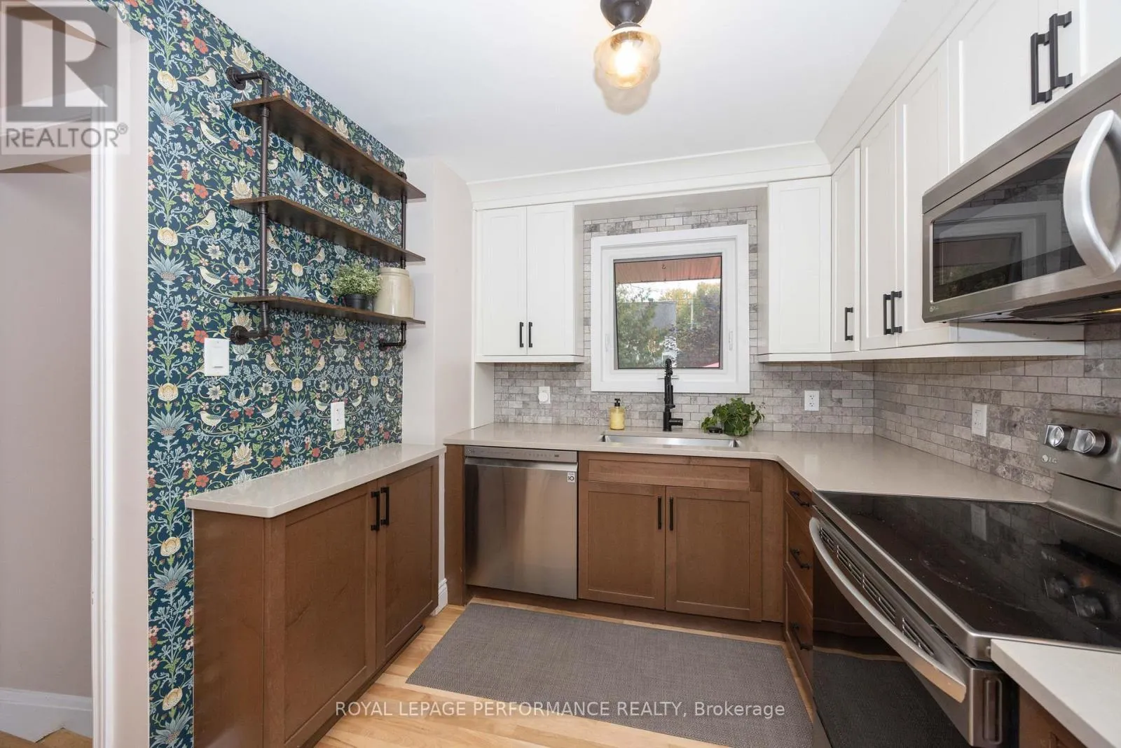 340 ST-DENIS STREET