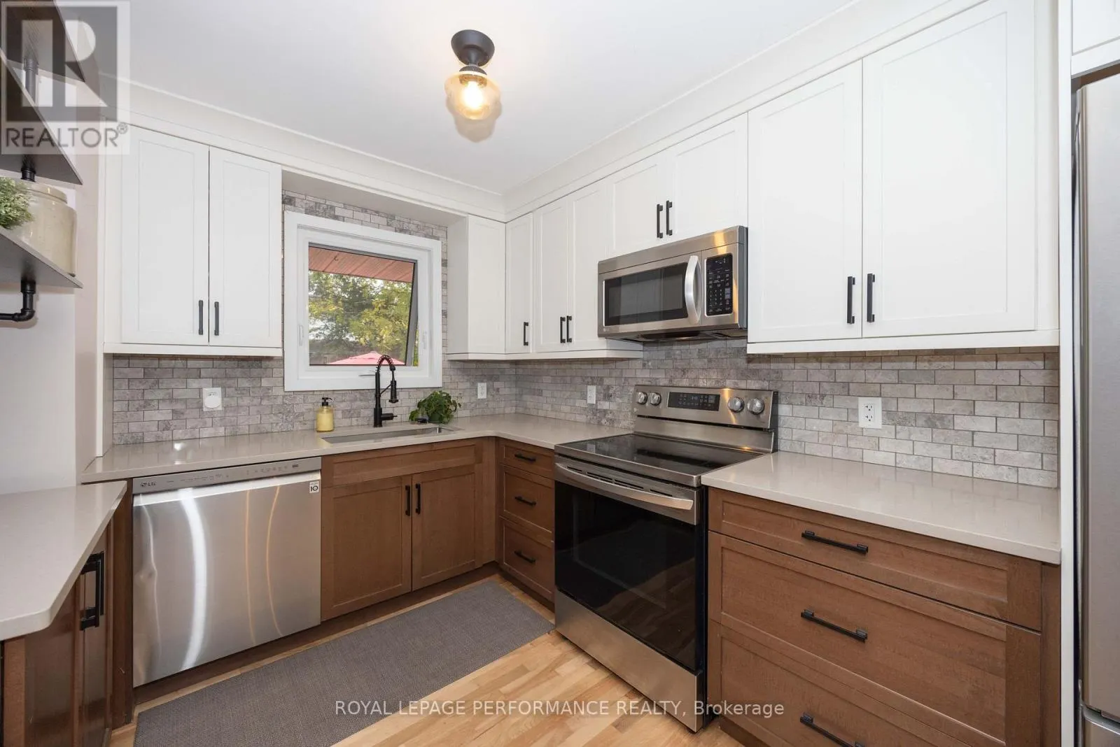340 ST-DENIS STREET
