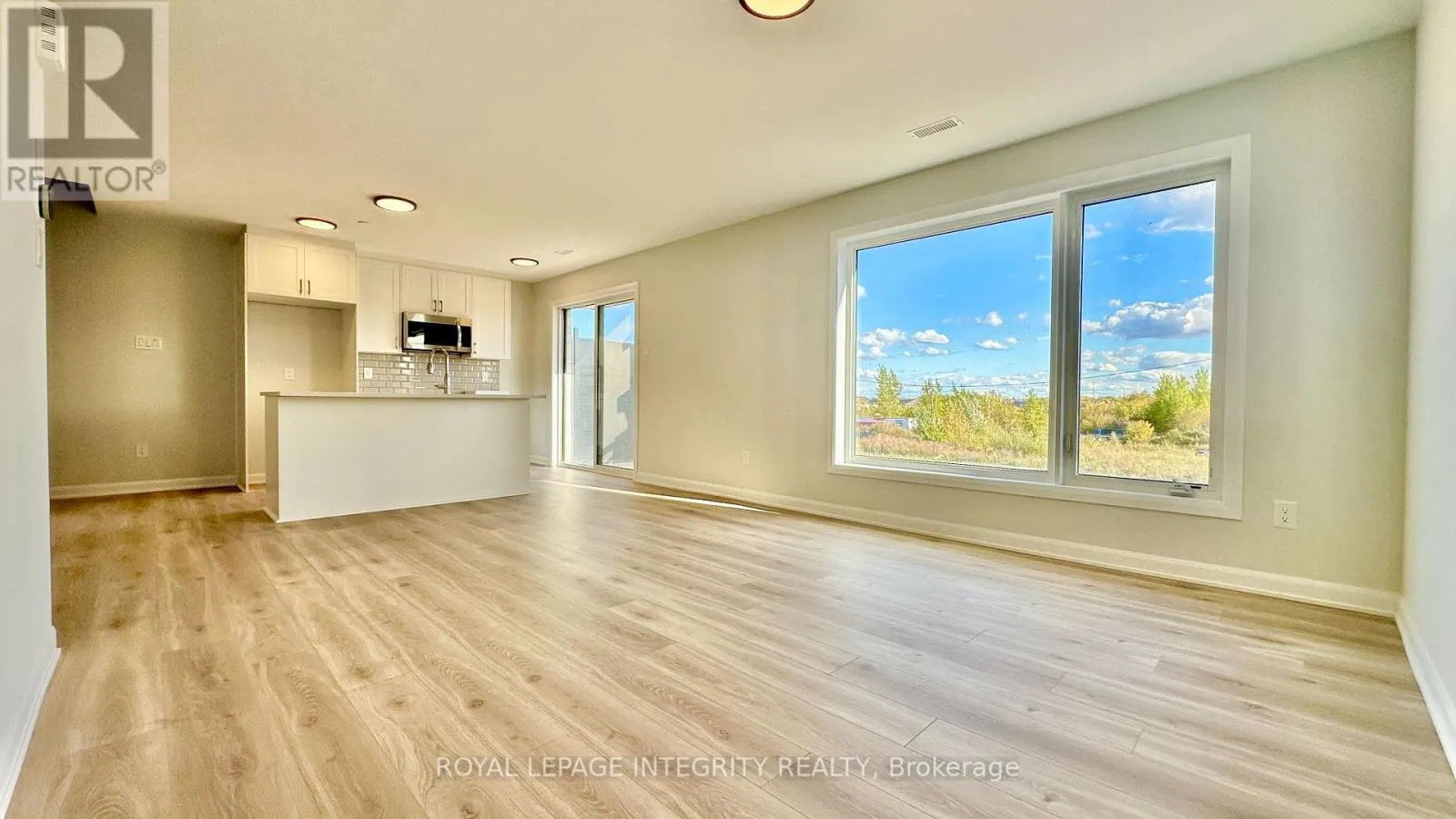 22 - 1001 GLENROY GILBERT DRIVE