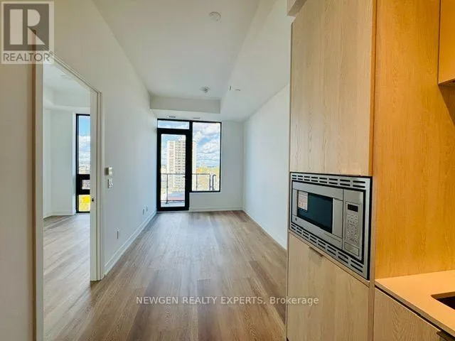 716 - 101 JOHN STREET N