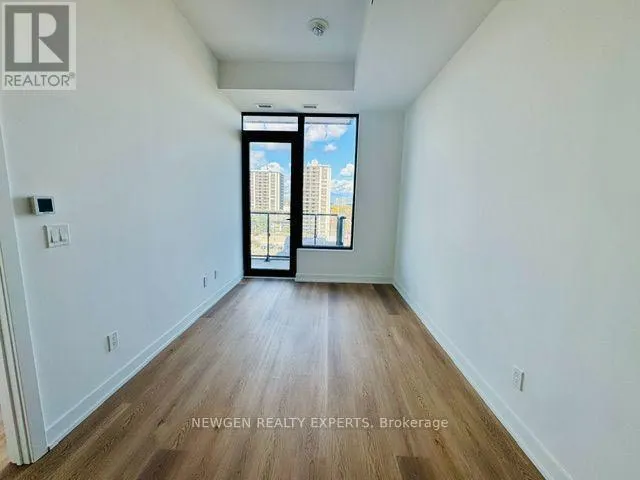 716 - 101 JOHN STREET N