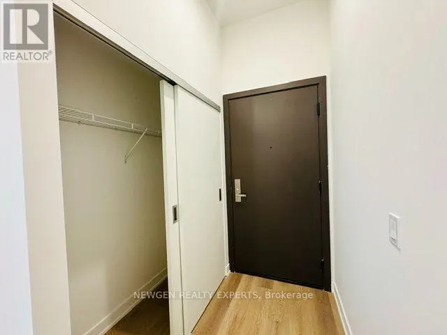 716 - 101 JOHN STREET N