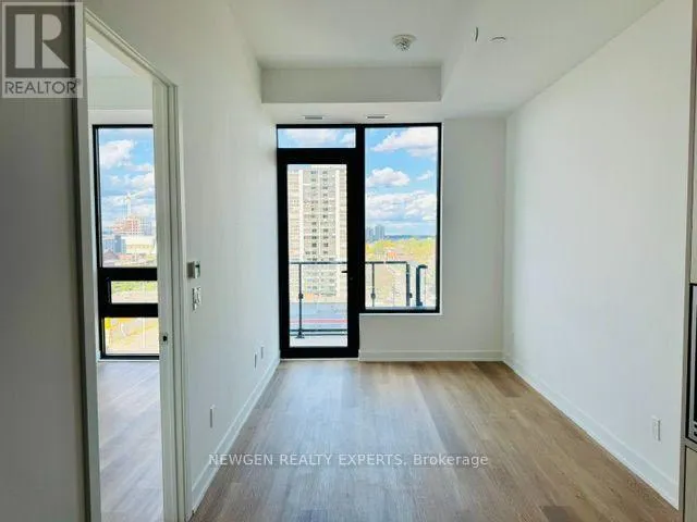 716 - 101 JOHN STREET N