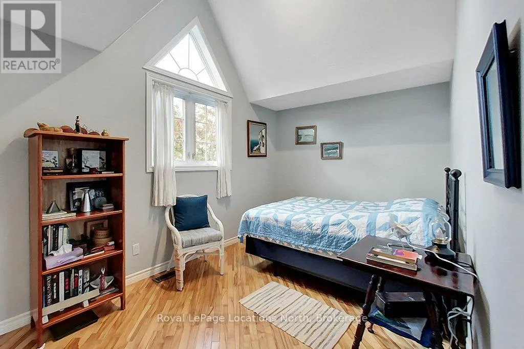 2 - 83 VICTORIA STREET #2