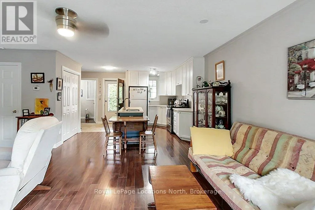 2 - 83 VICTORIA STREET #2