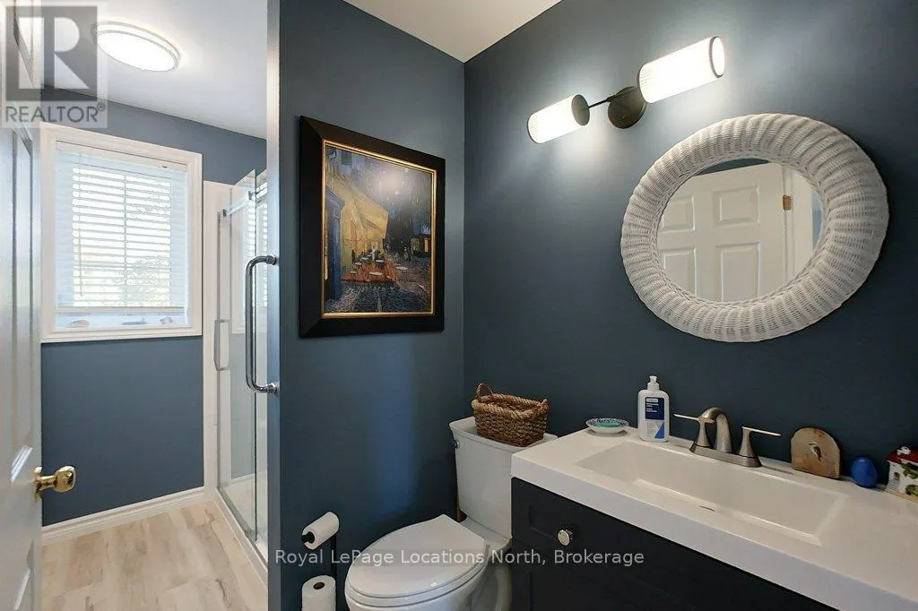 2 - 83 VICTORIA STREET #2