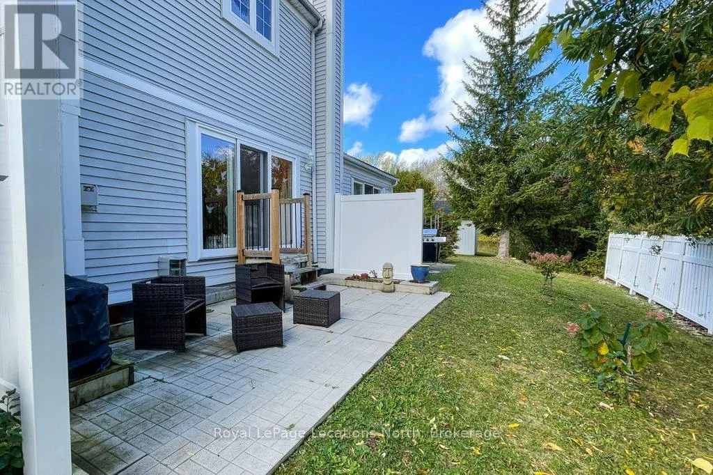 2 - 83 VICTORIA STREET #2