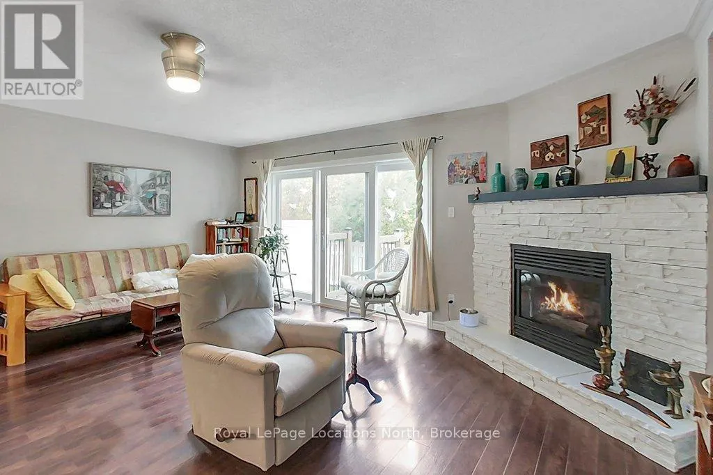 2 - 83 VICTORIA STREET #2