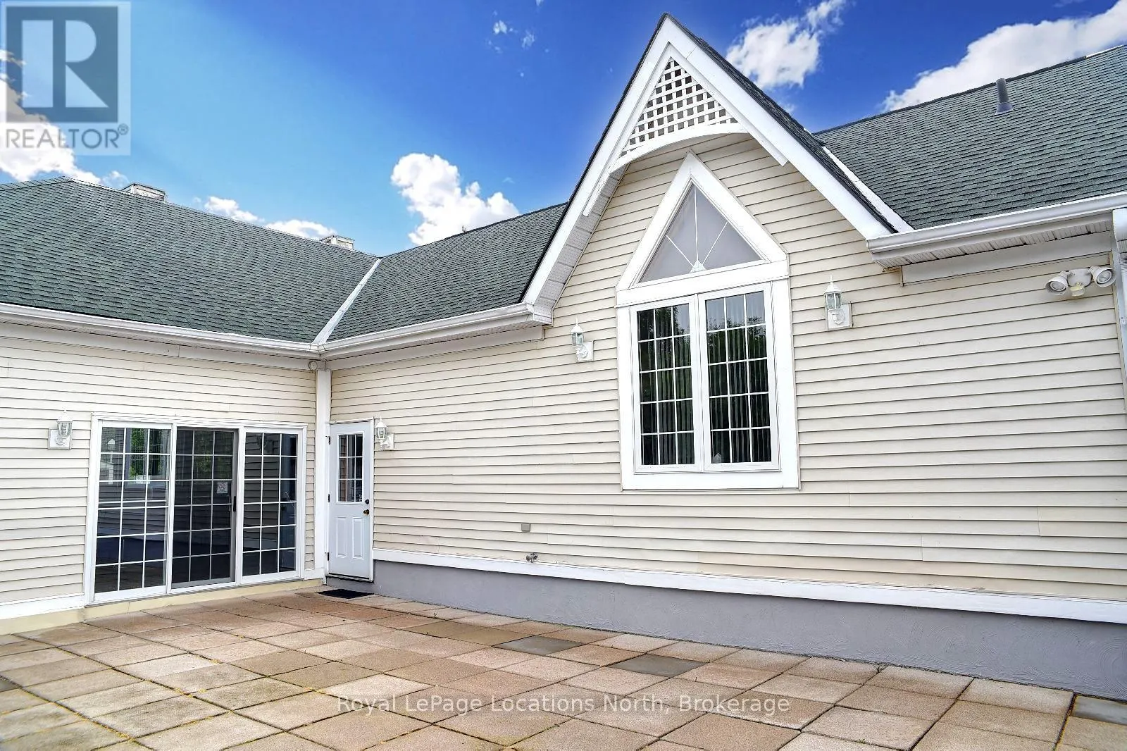 2 - 83 VICTORIA STREET #2