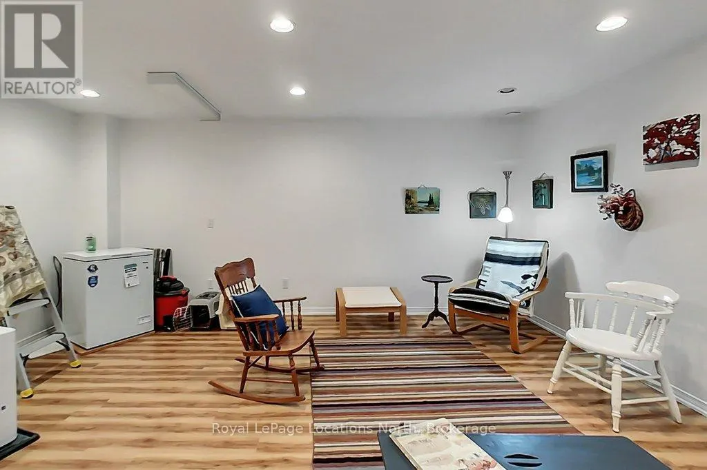 2 - 83 VICTORIA STREET #2
