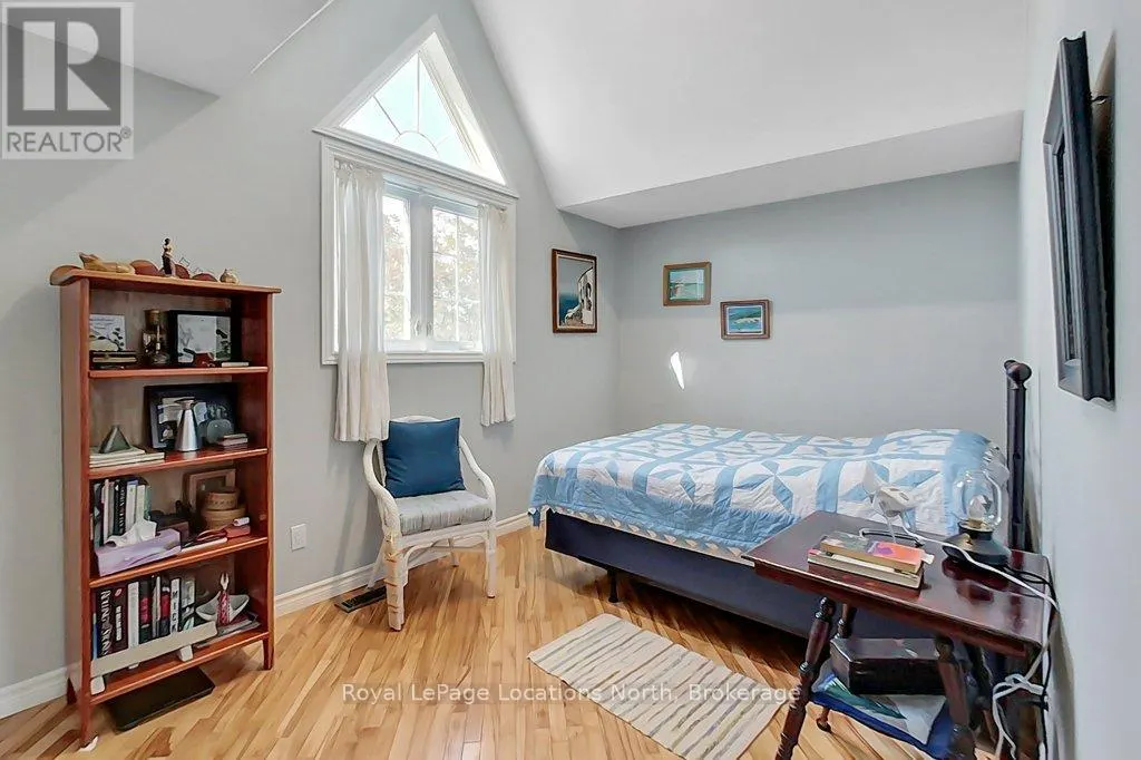 2 - 83 VICTORIA STREET #2