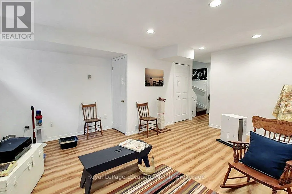 2 - 83 VICTORIA STREET #2