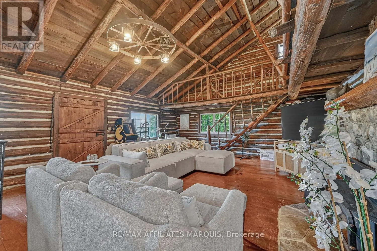 124 MCLAREN LANE